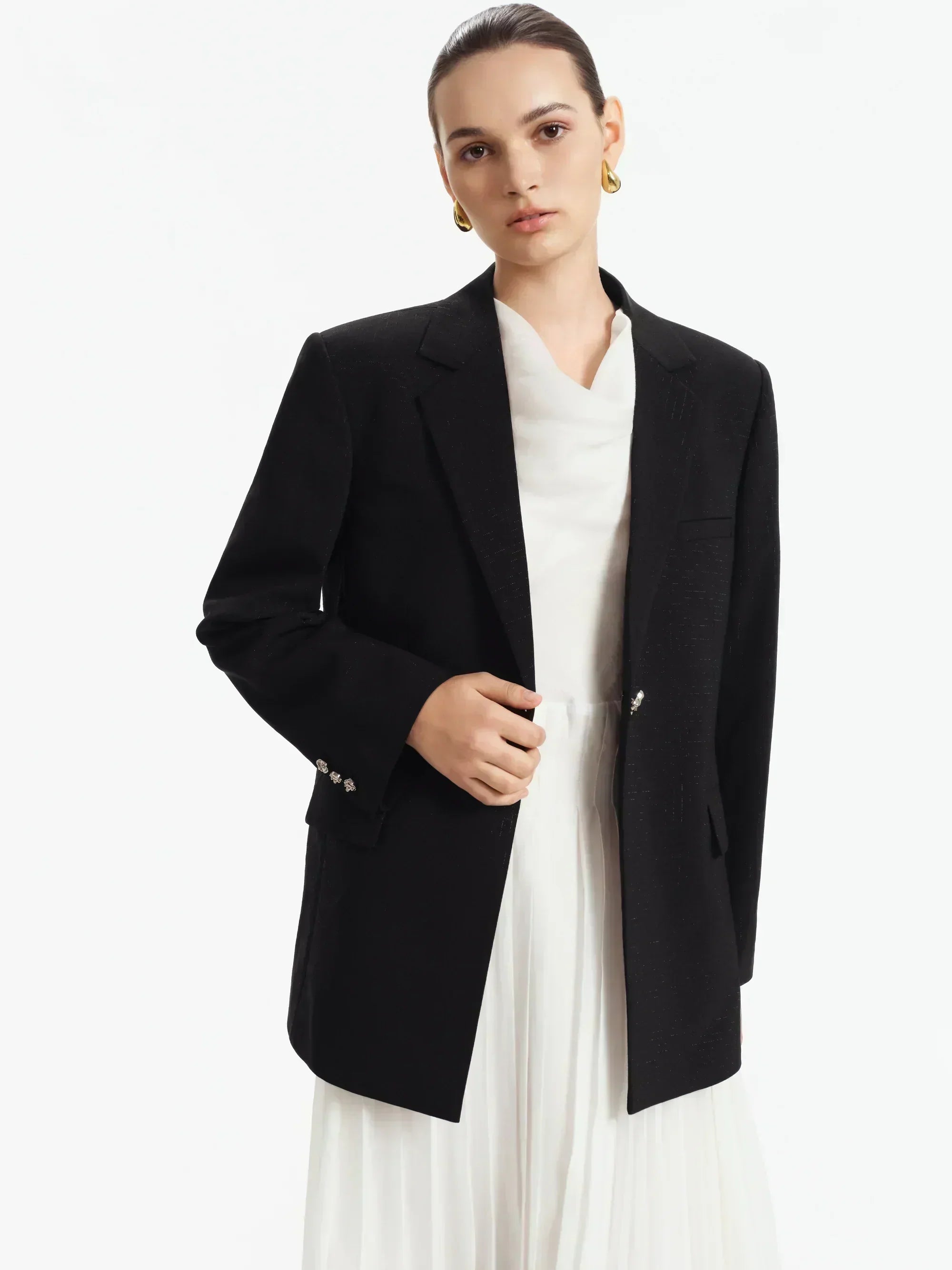 The Basma Relaxed Tailored Blazer: One Blazer, Countless Looks.