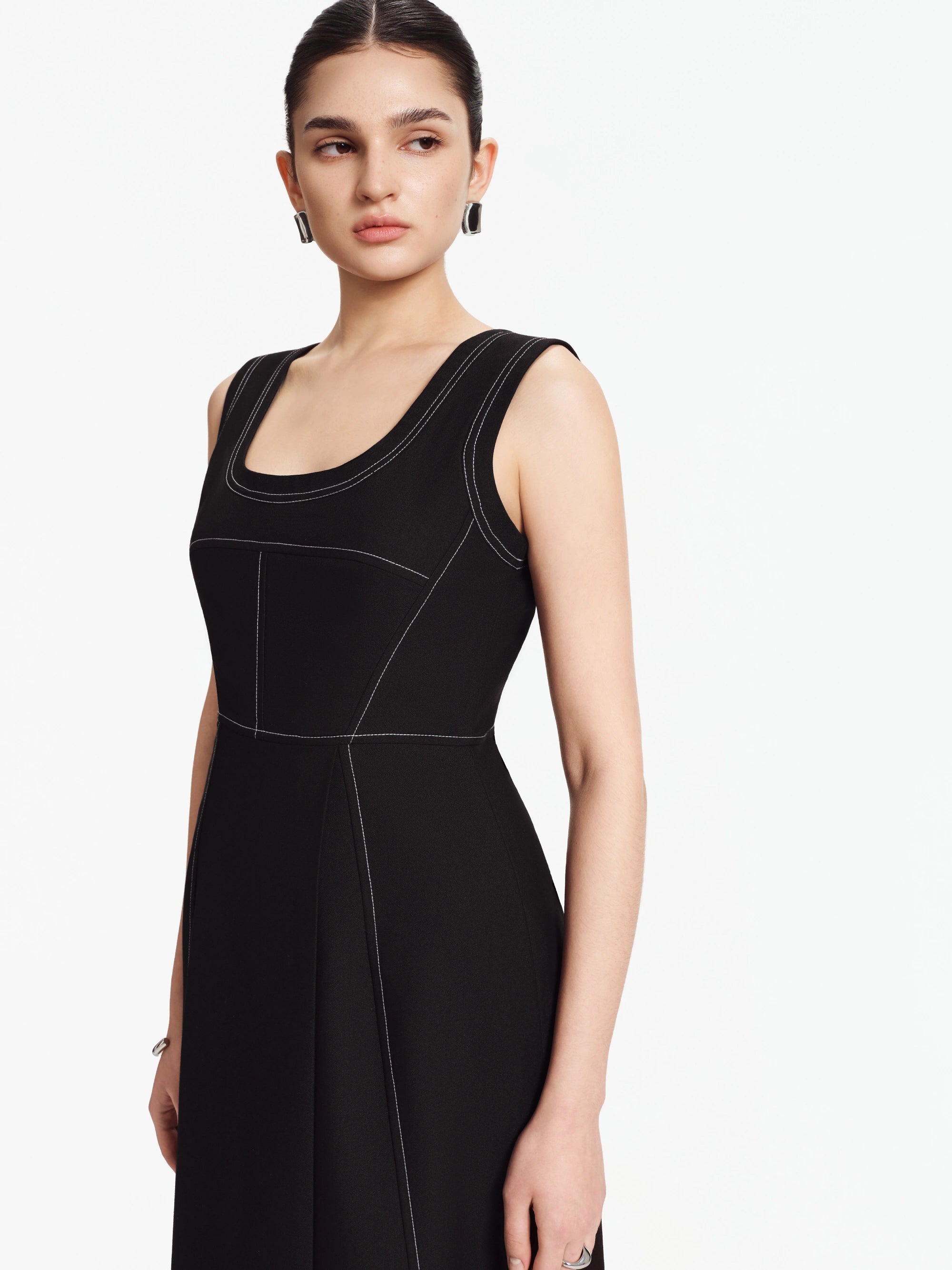 Selena Tailored A-Line Midi Dress (Black)