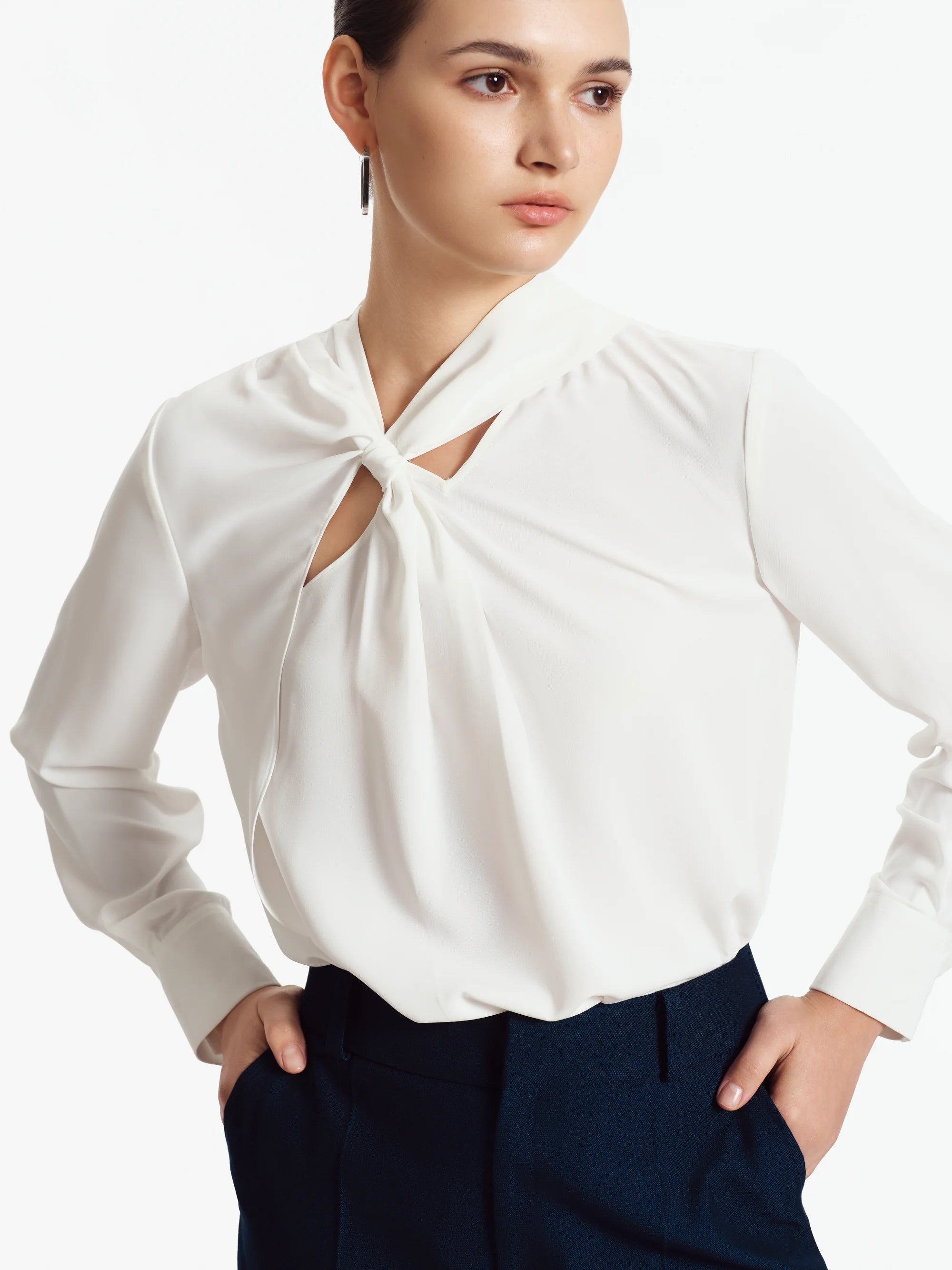 Amélie Tailored Flared Trousers (Midnight Blue)